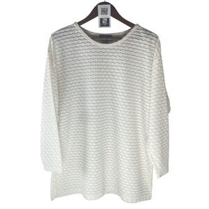New York Style Elegant White Textured Women's Top / L